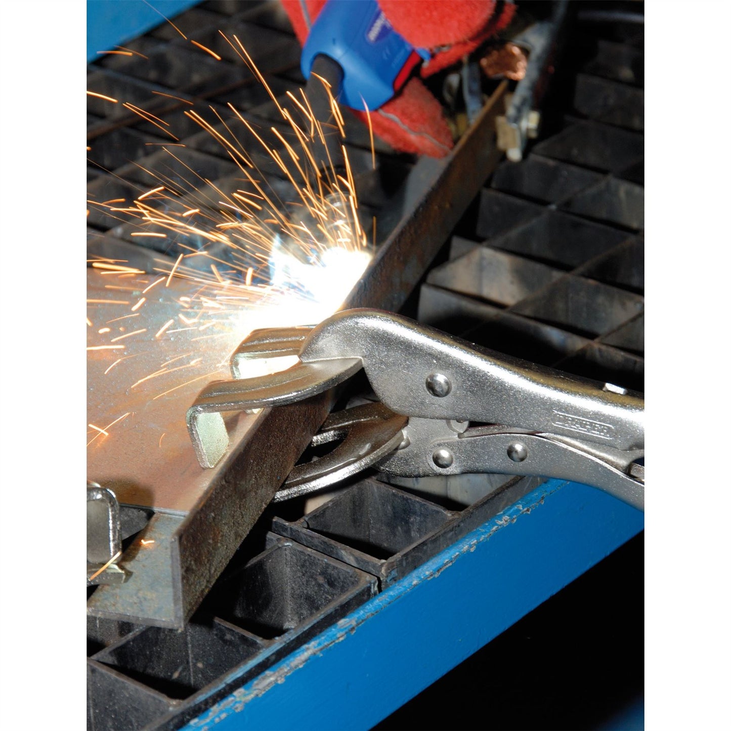 Draper 225mm Sheet/Angle Bar Metal Locking Self Grip Welding Clamp Pliers, 81650