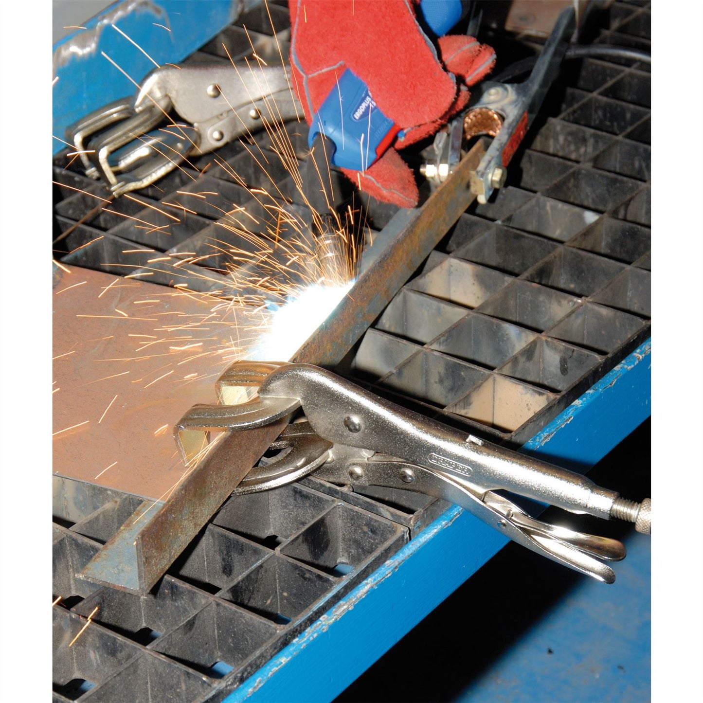 Draper 225mm Sheet/Angle Bar Metal Locking Self Grip Welding Clamp Pliers, 81650