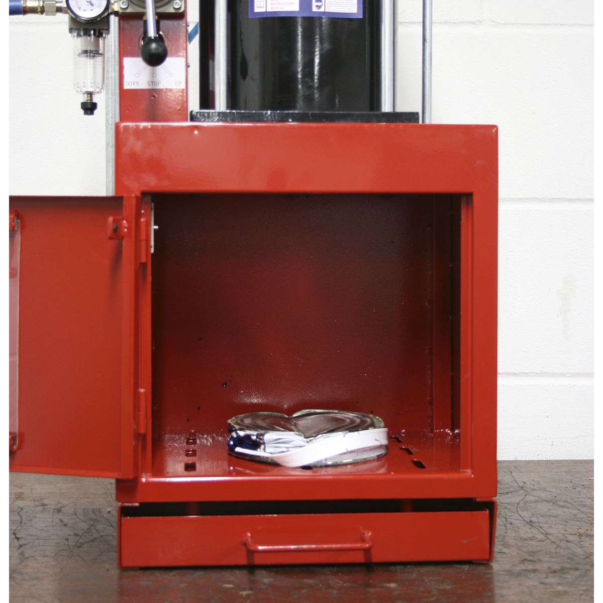 Sealey Pneumatic Paint Can Crusher 2.2 tonne HCC08