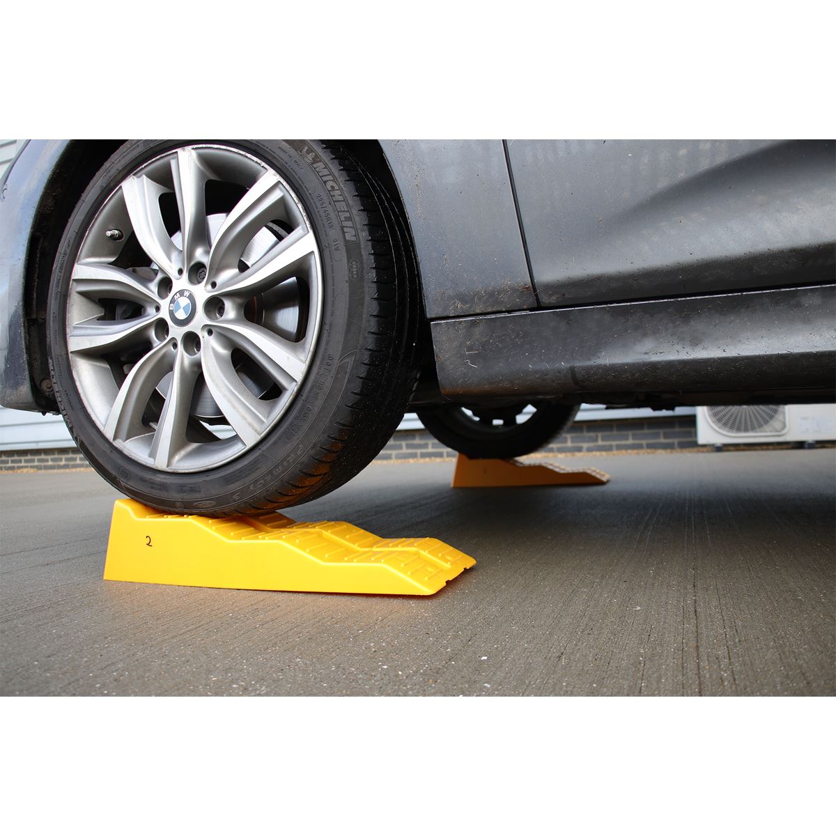Sealey Levelling Ramps - 3-Stage 2.5t per Ramp 5t per Pair WL301