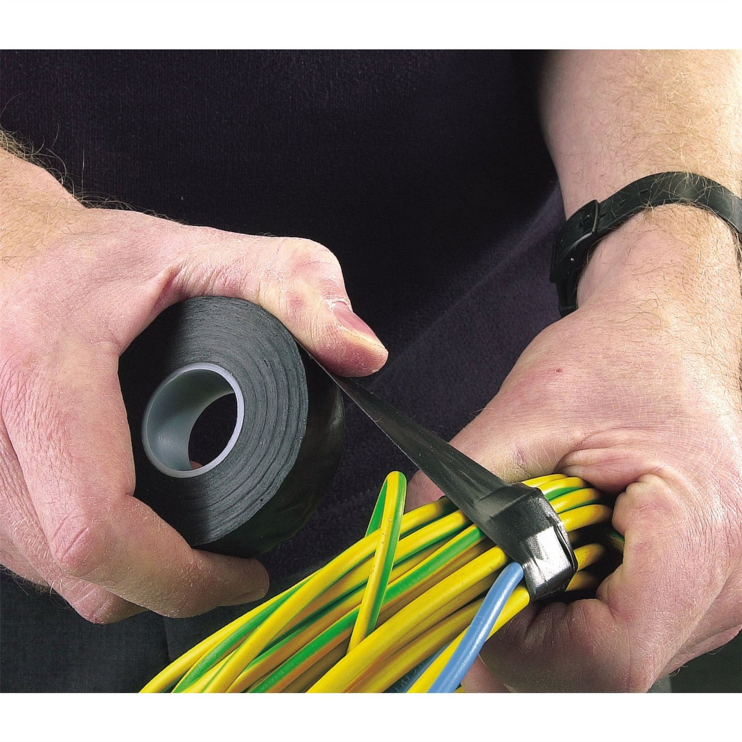 Draper 11909 Expert 20M x 19mm Black Insulation Tape to BS3924 and BS4J10 Spec