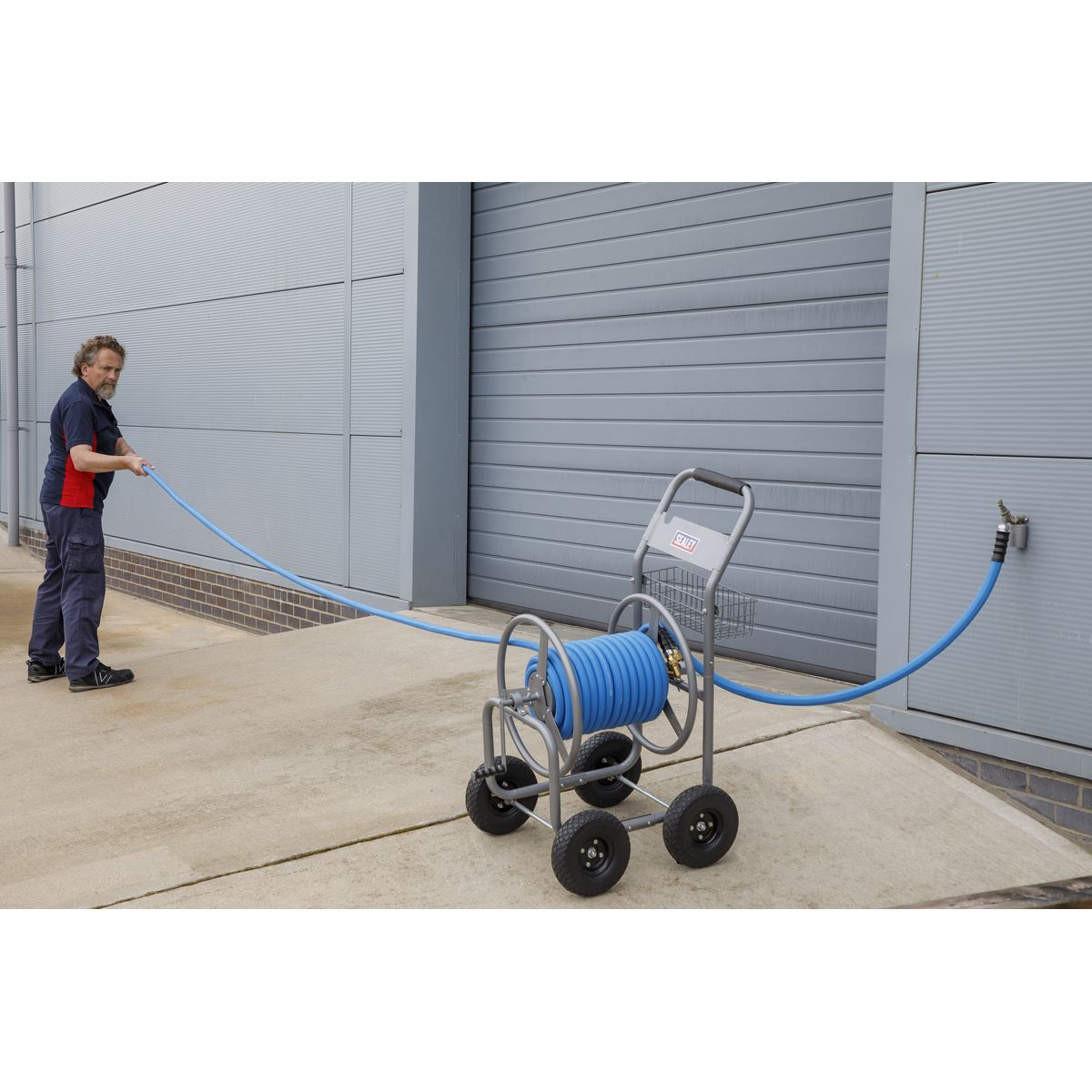 Sealey Heavy-Duty Hose Reel Cart with 15m Heavy-Duty 19mm Hot & Cold Rubber Water Hose HRKIT15