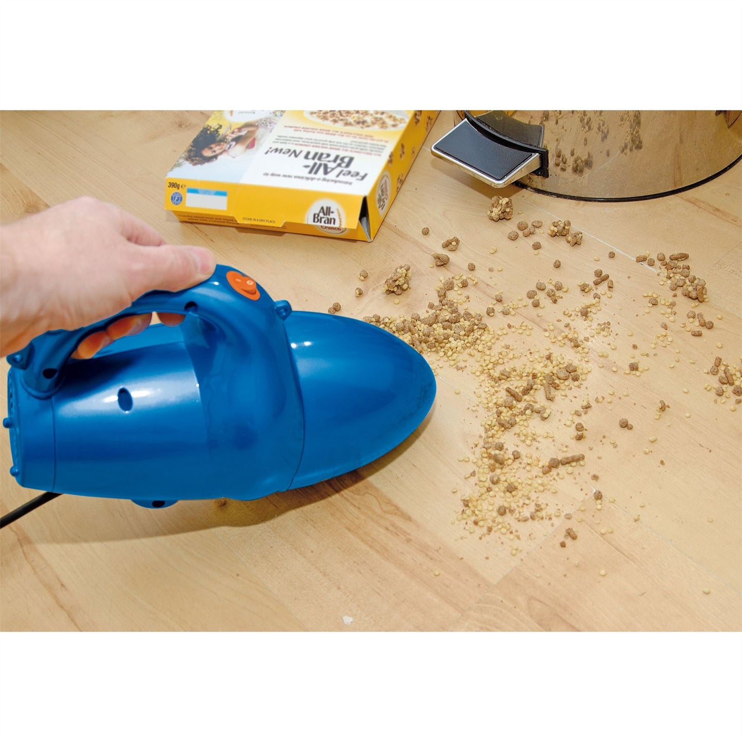 Draper Hand-Held 600w Mains Car/Home/Workshop Vacuum Cleaner & Accessories,24392