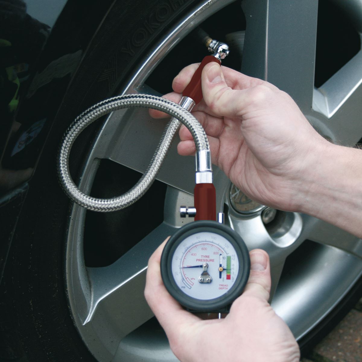 Sealey Tyre Pressure Gauge with Tyre Tread Depth Gauge - Flexi Hose TSTPDG02