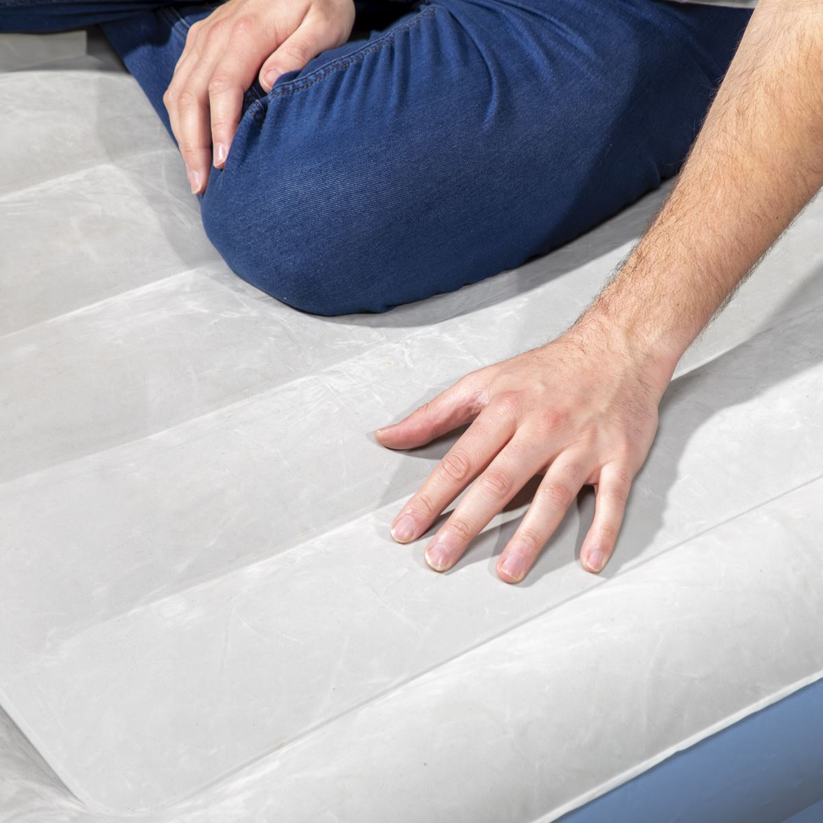 Sealey Dellonda, Single, Inflatable High Raised Flocked Air Bed, with Built-In Electric Pump, Carry Bag, Self Inflation/Deflation and Coil Beam Construction, For Home and Camping, 191x99x46cm, DL146 DL146
