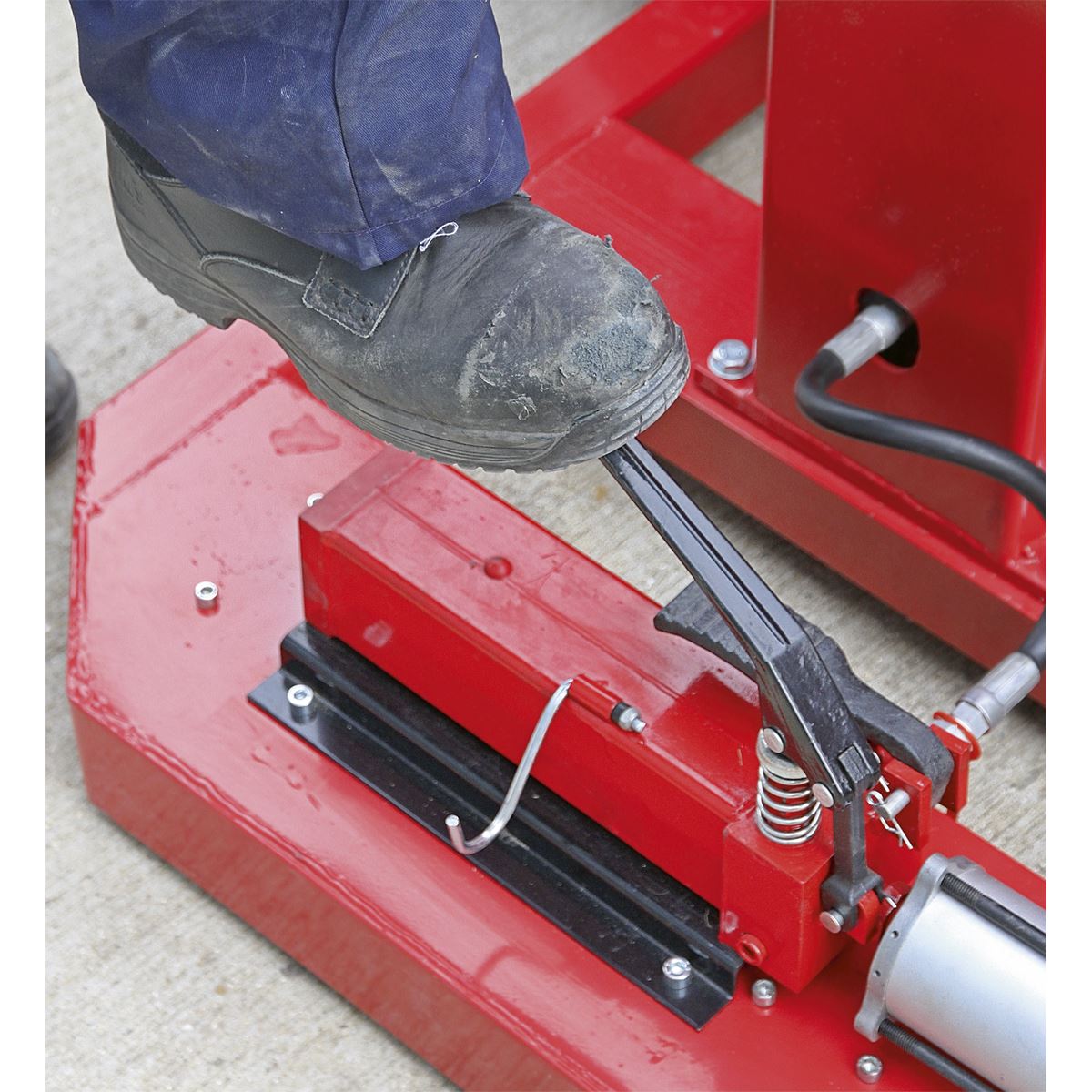 Sealey Vehicle Lift 1.5 tonne Air/Hydraulic with Foot Pedal AVR1500FP