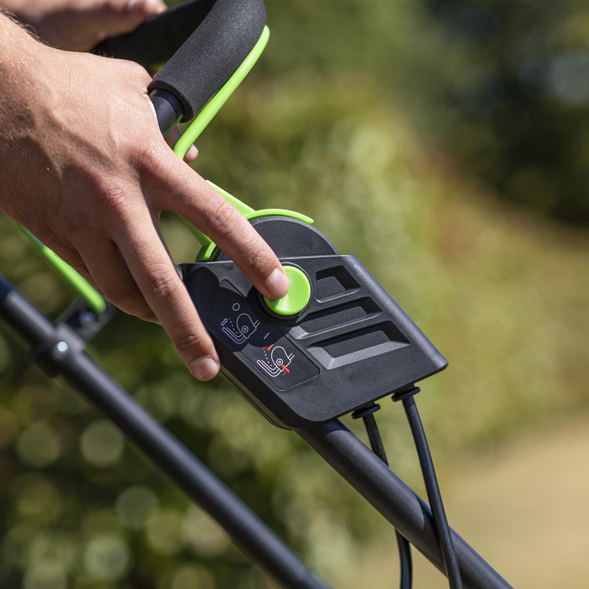 Dellonda 1500W Electric 2-in-1 Scarifier with 5-Heights, 36cm Cutting Diameter, 45L Grass Collection Bag, 10m Mains Cable, Hand Push - DG216 DG216