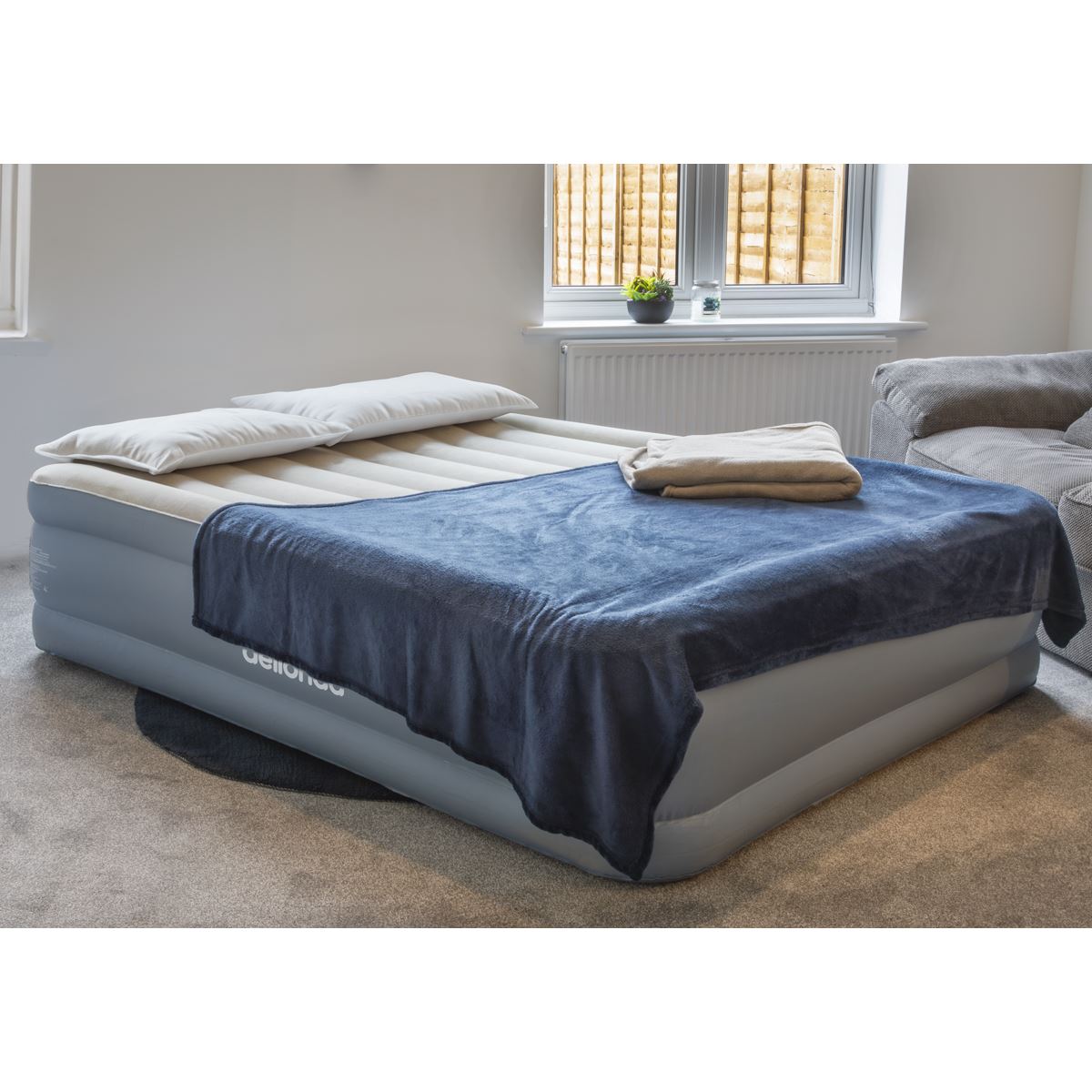 Sealey Dellonda, Queen, InflatableHigh Raised Flocked Air Bed, with Built-In Electric Pump, Carry Bag, Self Inflation/Deflation and Coil Beam Construction, For Home and Camping, 203x152x46cm, DL147 DL147