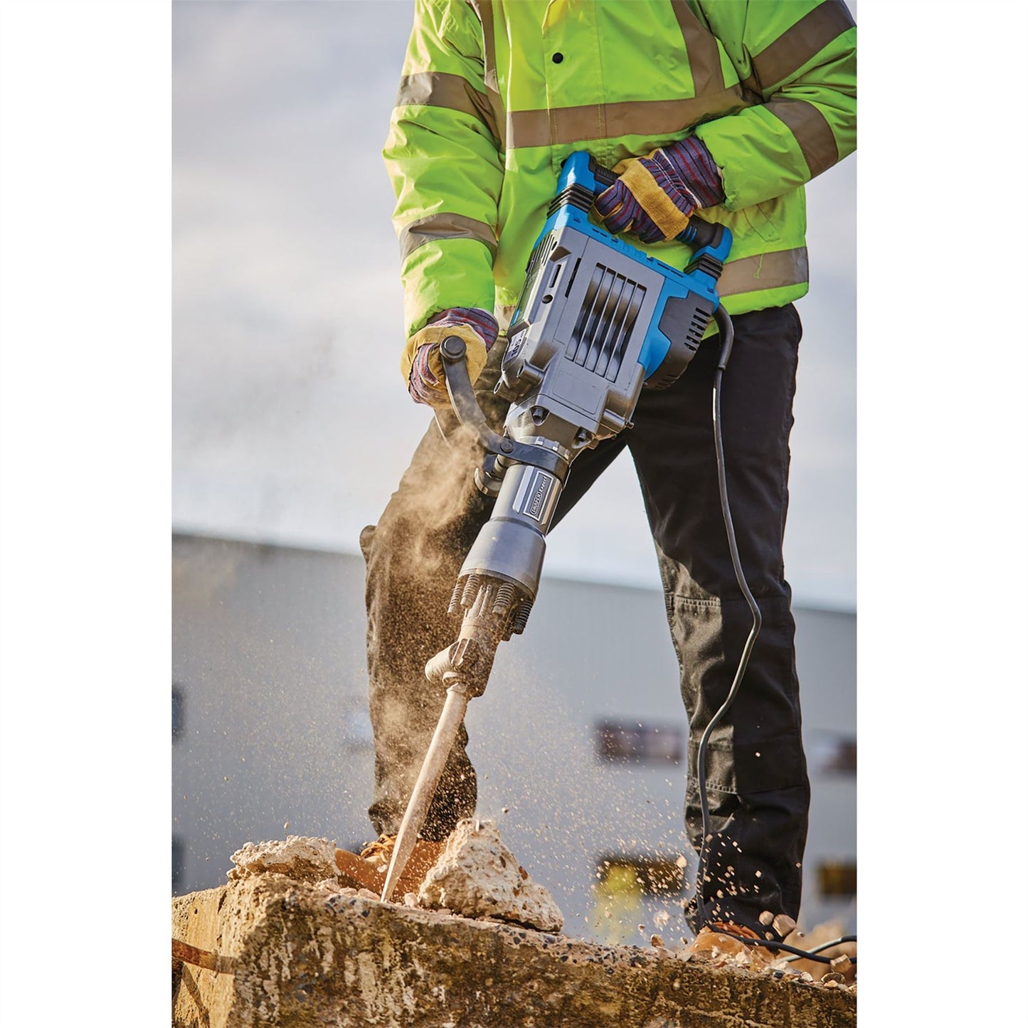 Draper Expert Breaker Demolition 1700 Watt 18.5kg with Chisels 230v 56411