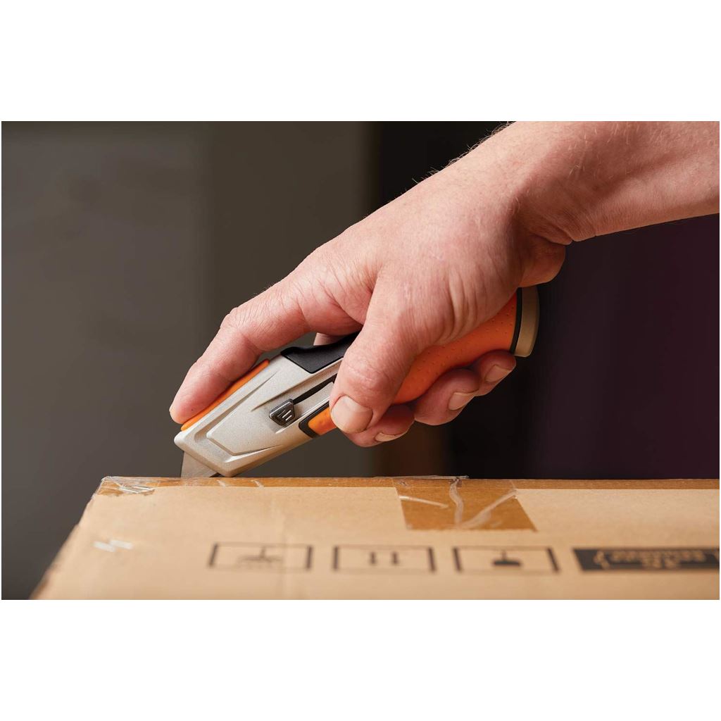 Fiskars CarbonMax retractable utility knife