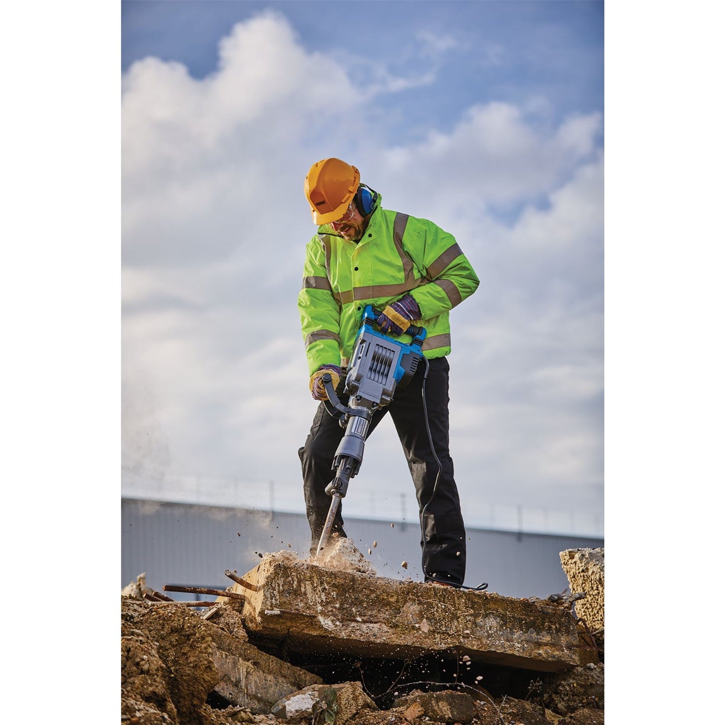 Draper Expert Breaker Demolition 1700 Watt 18.5kg with Chisels 230v 56411