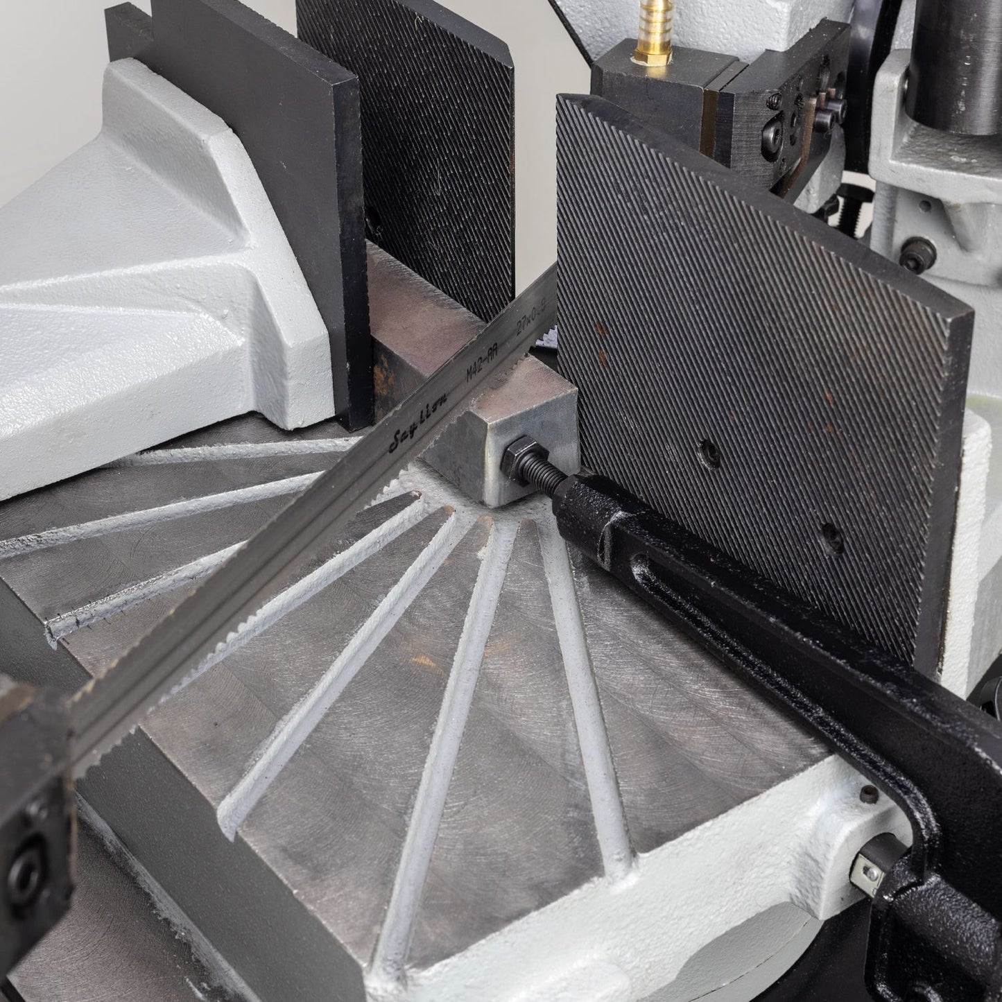 SIP Industrial 15" Swivel Head Manual & Auto-Cut Metal Bandsaw