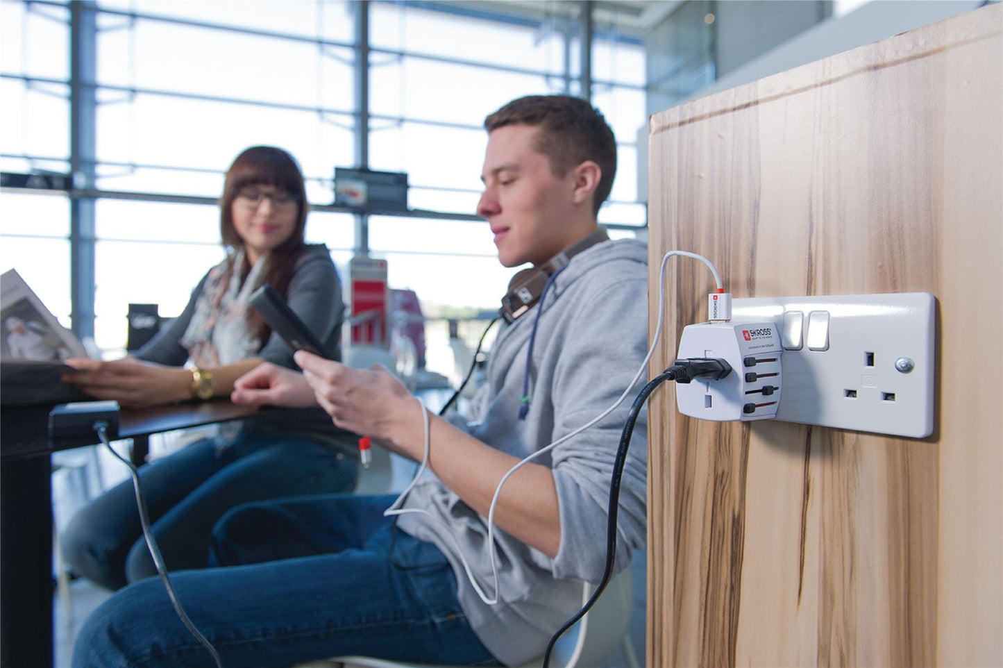 Skross Travel Adapter World MUV USB Unearthed
