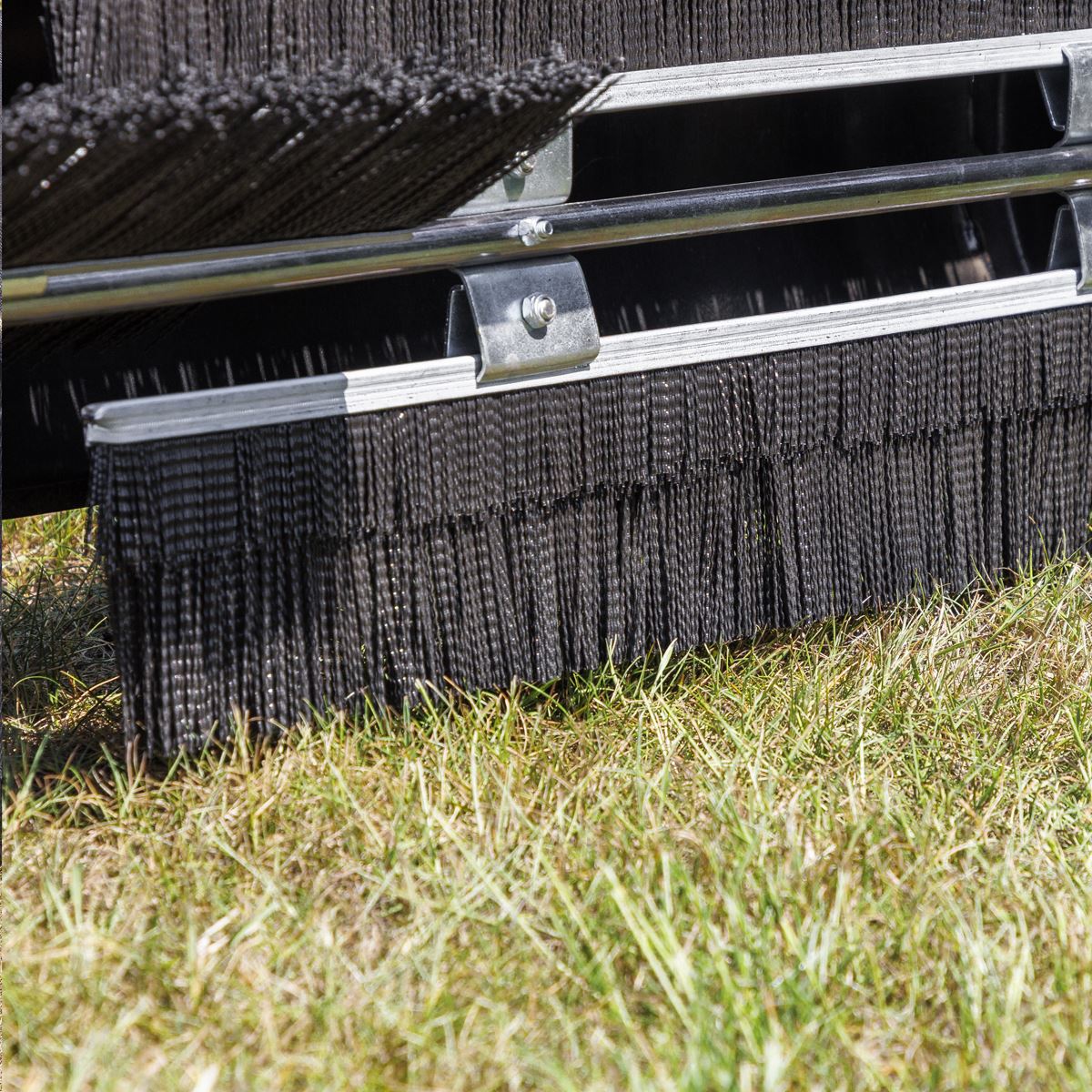 Sealey 42" Tow-Behind Lawn Sweeper SLS42T