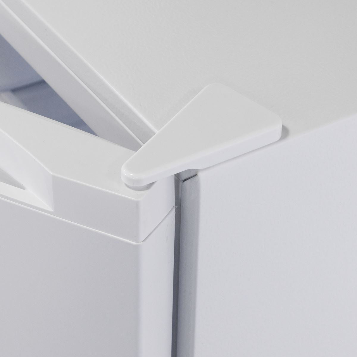 Baridi Freestanding Larder Fridge 241L � White DH322