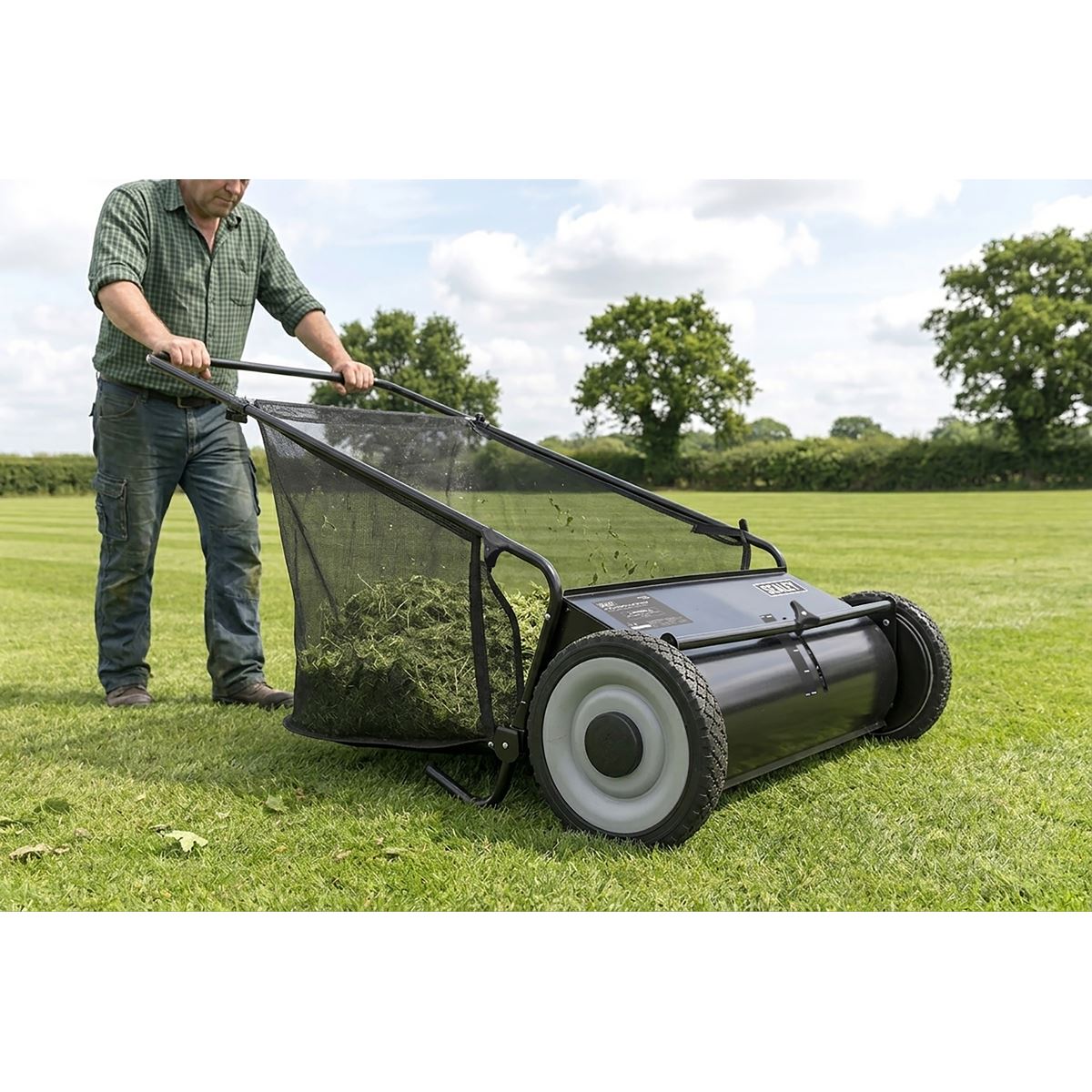 Sealey 26" Walk Behind Garden Sweeper 200L Capacity SLS26