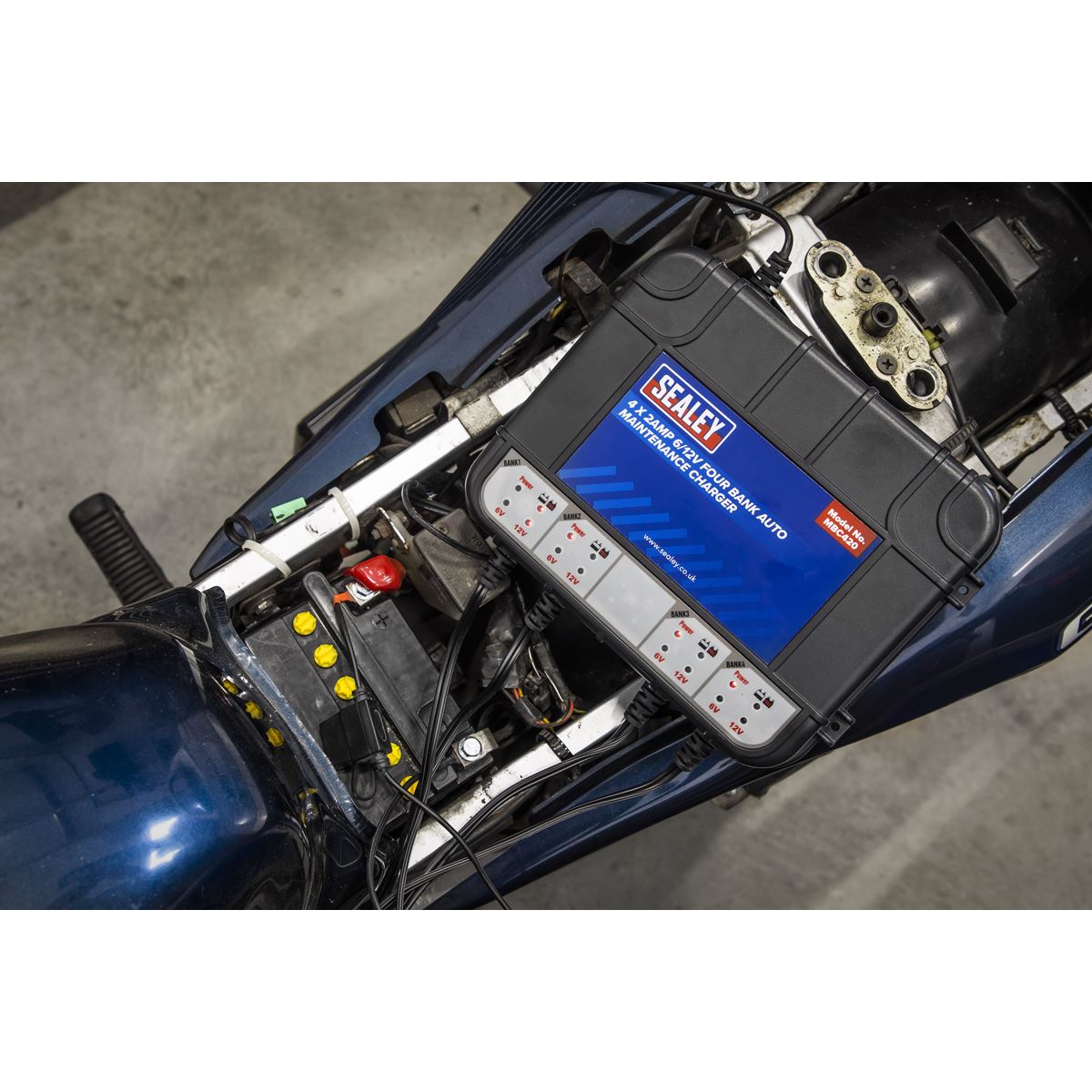 Sealey Four Bank 6/12V 8Amp (4 x 2A) Auto Maintenance Charger MBC420