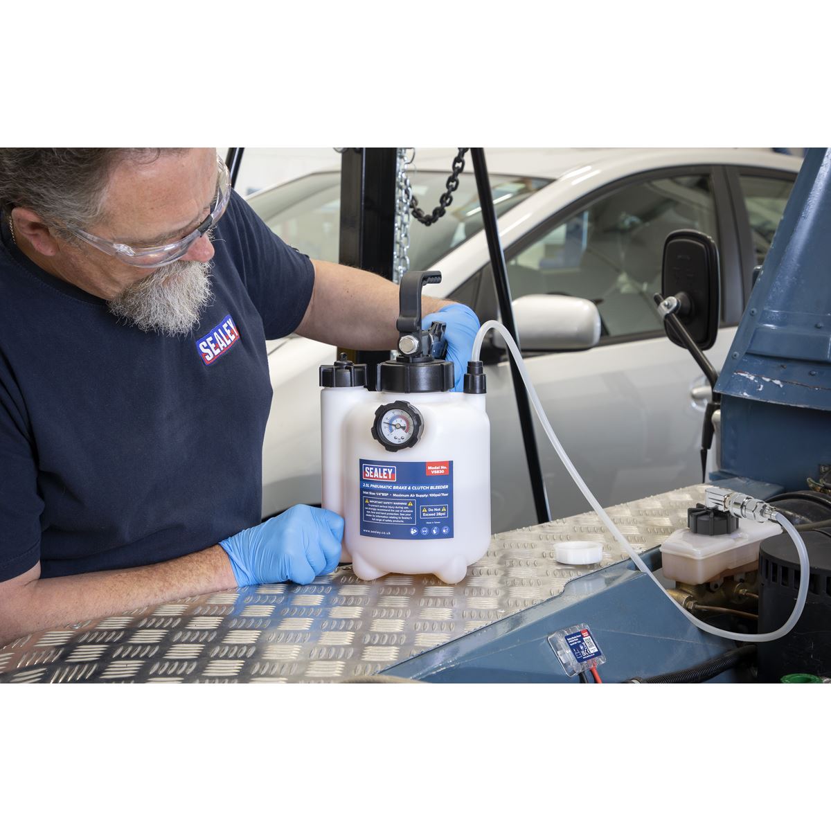 Sealey Pneumatic Brake & Clutch Bleeder 2.5L VS830
