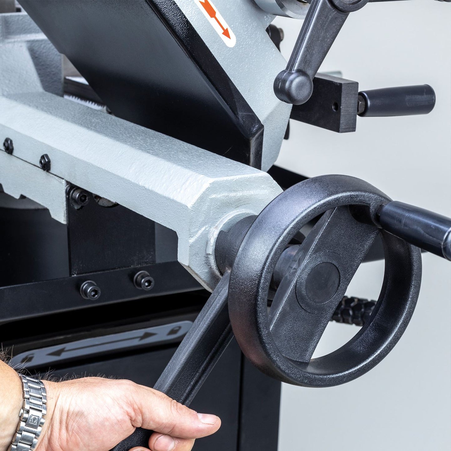 SIP Industrial 10" Vari-Speed Swivel Head Metal Bandsaw