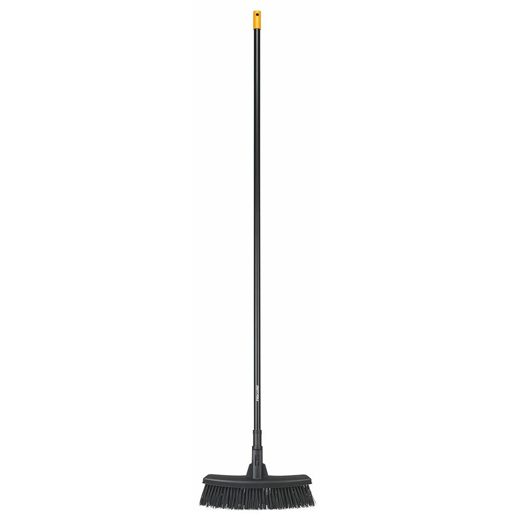 Fiskars Solid All Purpose Yard Broom, M