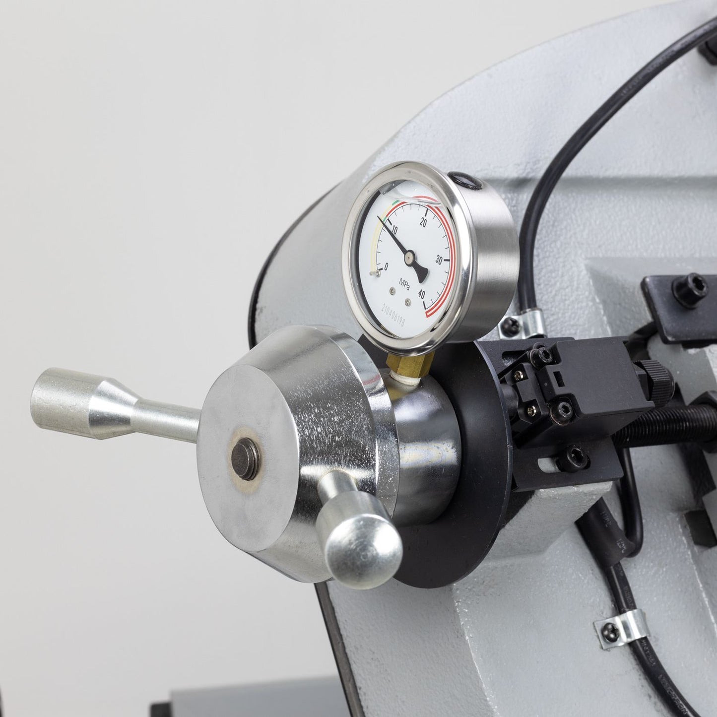 SIP Industrial 15" Swivel Head Manual & Auto-Cut Metal Bandsaw