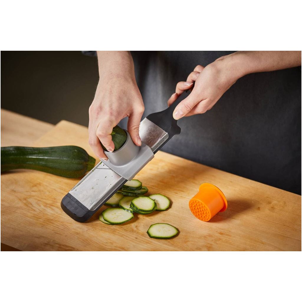 Fiskars FF Grater set: coarse, fine &slicer