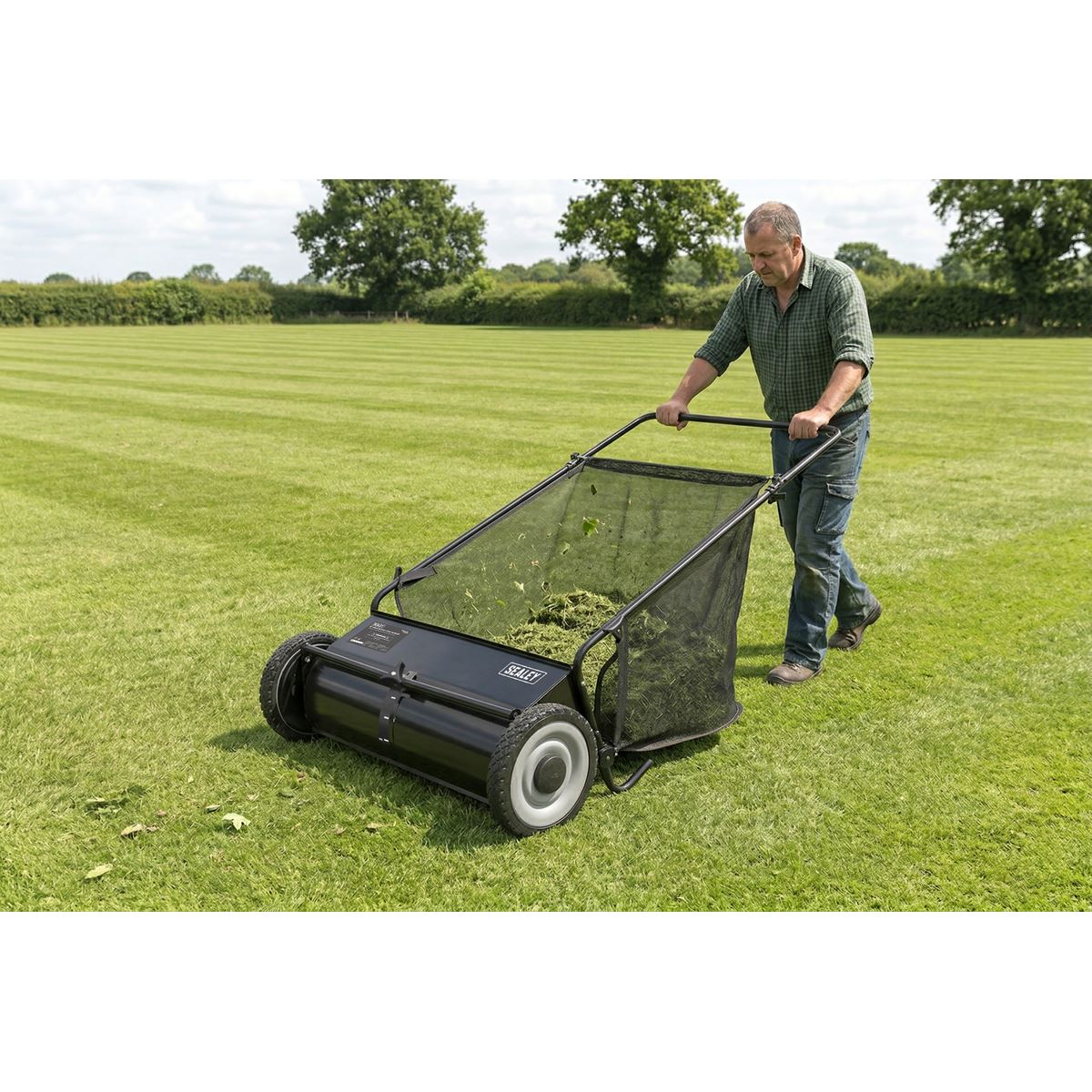 Sealey 26" Walk Behind Garden Sweeper 200L Capacity SLS26