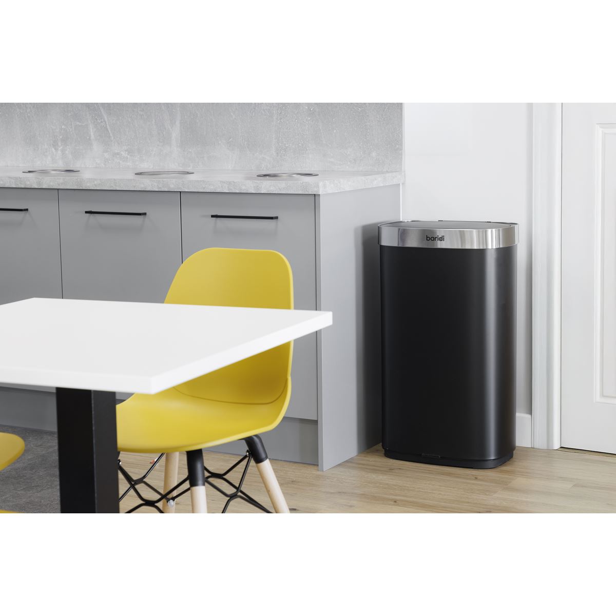 Baridi Sensor Bin 80L - Black/Stainless Steel DH283