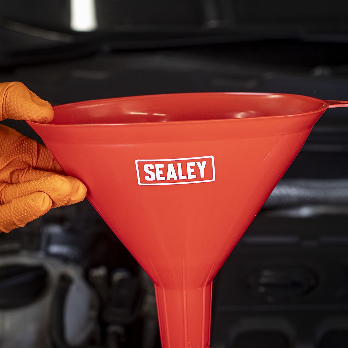 Sealey Angled Spout Oval Funnel with Filter 200mm - Medium F7