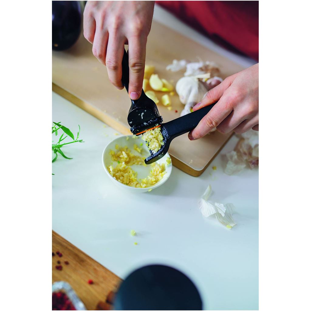 Fiskars FF Garlic press