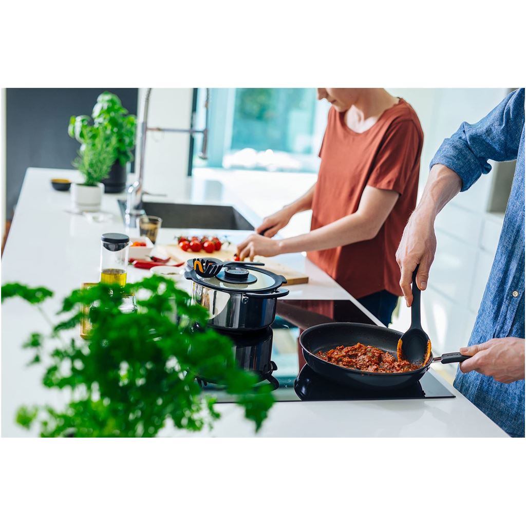 Fiskars FF silicone spoon