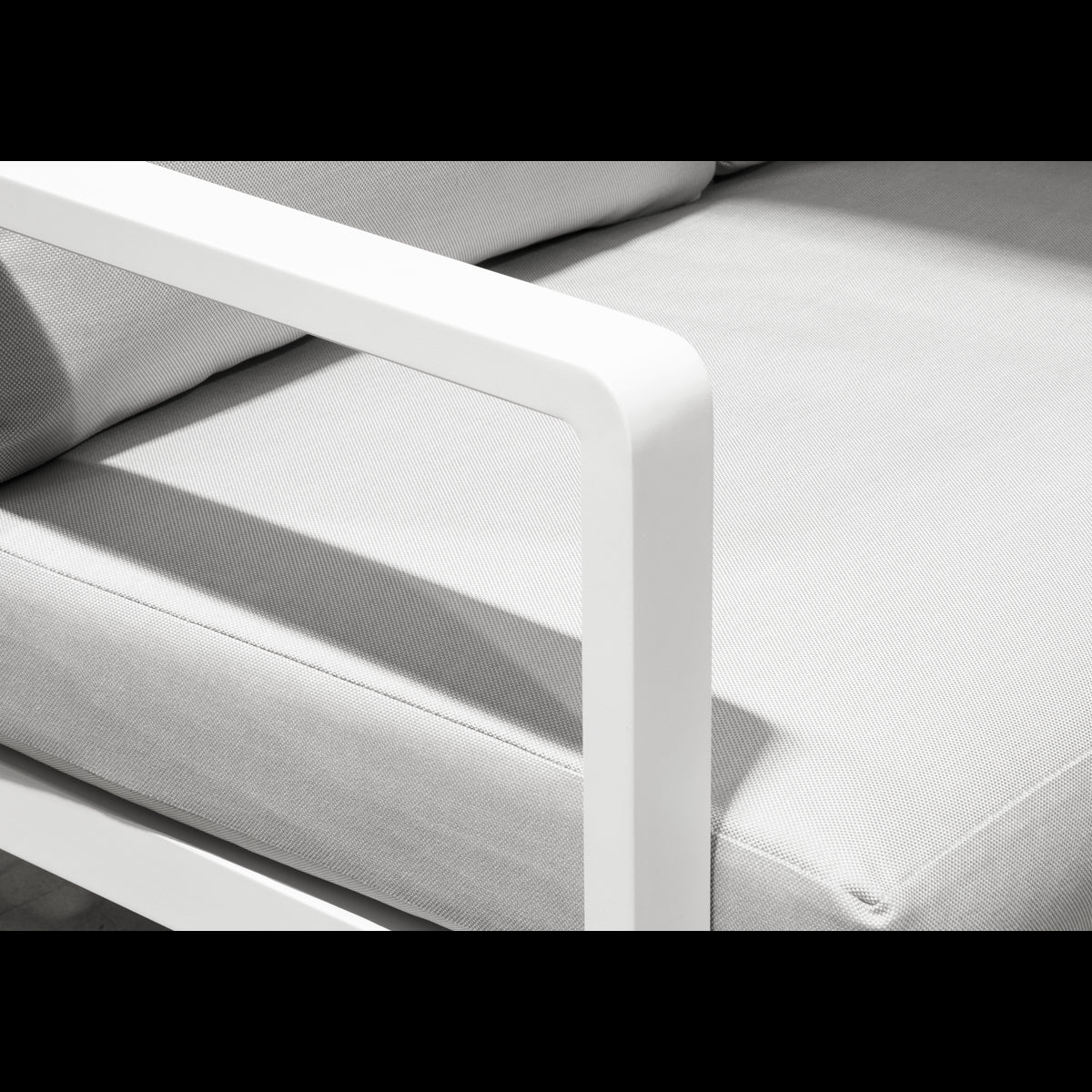 Dellonda Kyoto White 3 Piece Outdoor Garden Corner Sofa & Coffee Table Set DG53