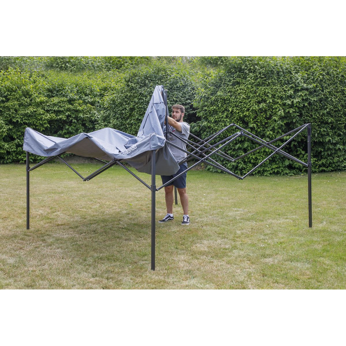Dellonda 2x2m Pop-Up Gazebo Water Resistant Fabric w/Carry Bag/Rope/Stakes -Grey