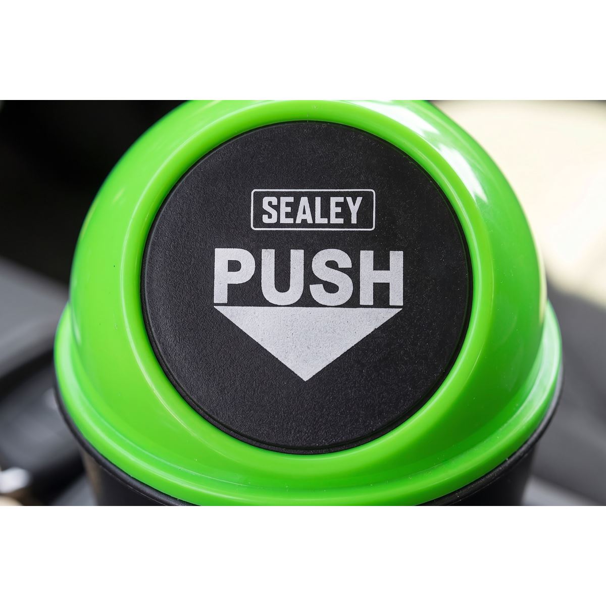Sealey Vehicle Cup Holder Bin � Display Box of 9 VS09