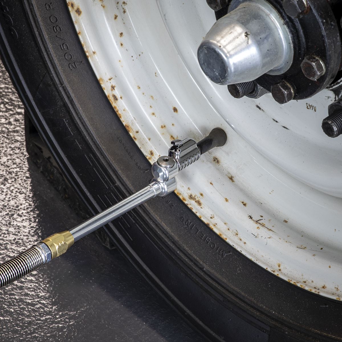 Sealey Clip-On Connector for Tyre Inflators Swivel Head SA360