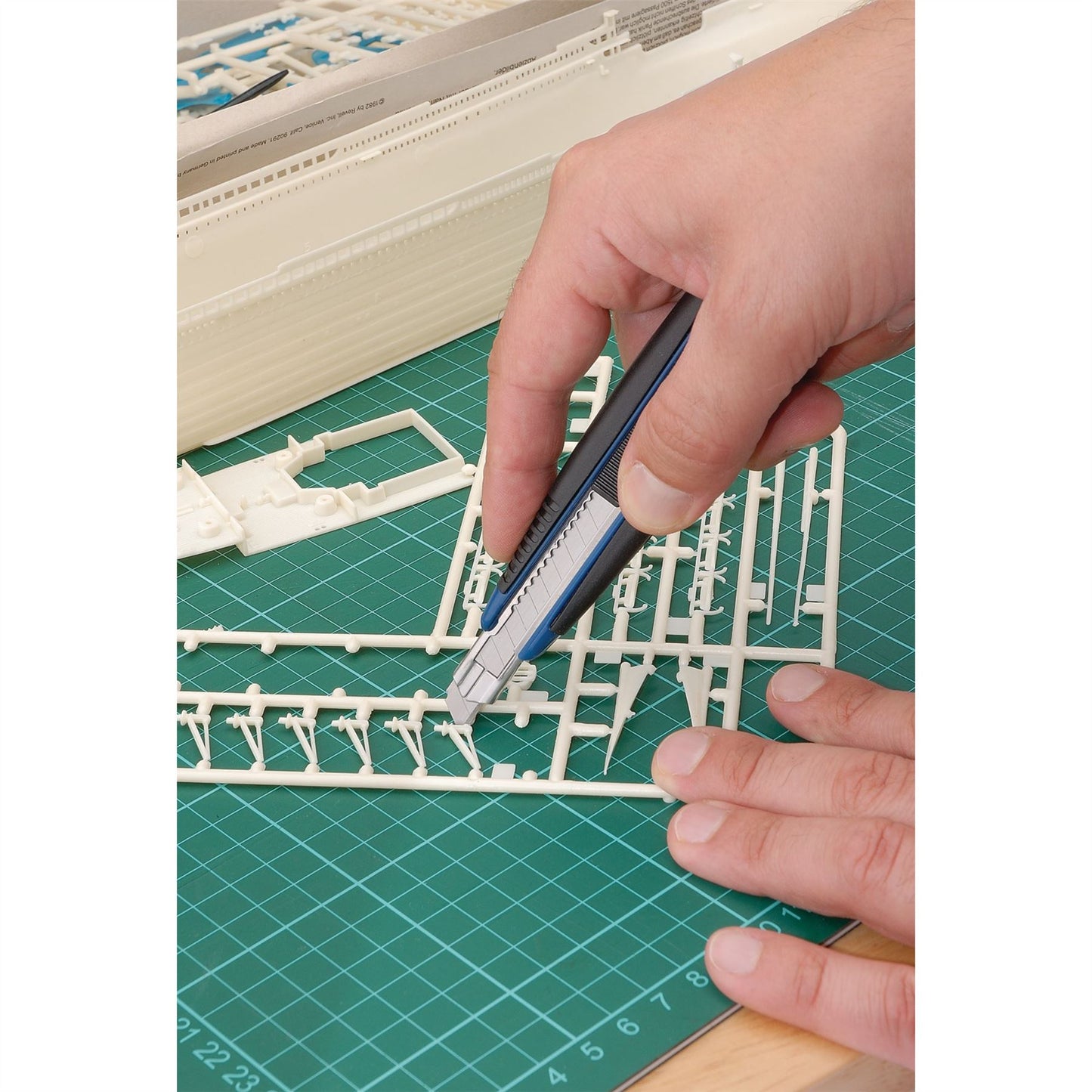 Draper 9mm Retractable Knife with 12 Segment Blade 3600A - 72145