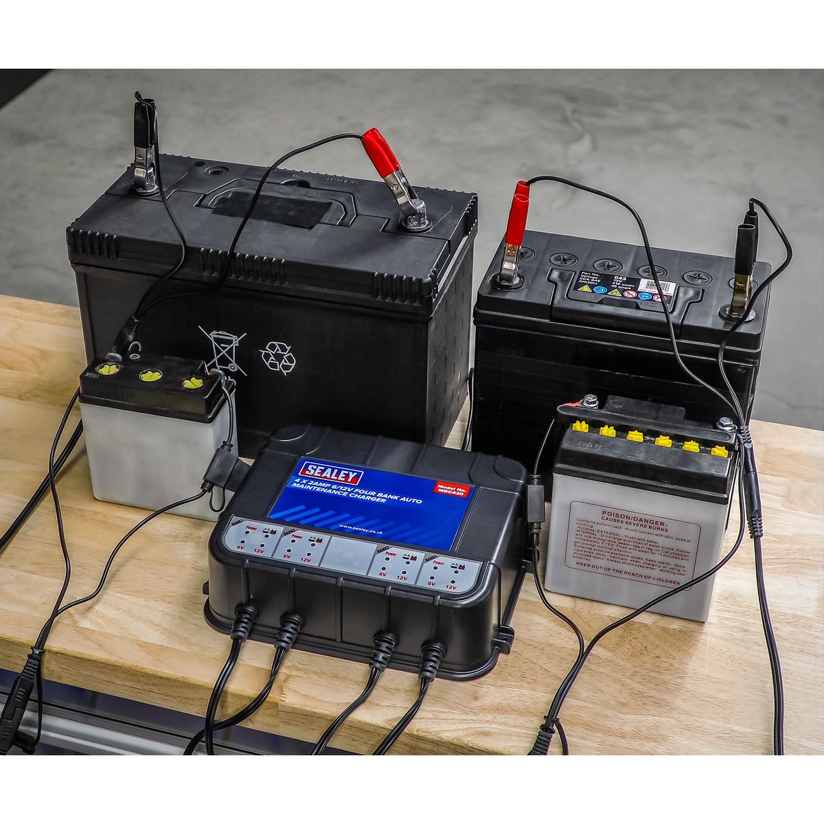 Sealey Four Bank 6/12V 8Amp (4 x 2A) Auto Maintenance Charger MBC420