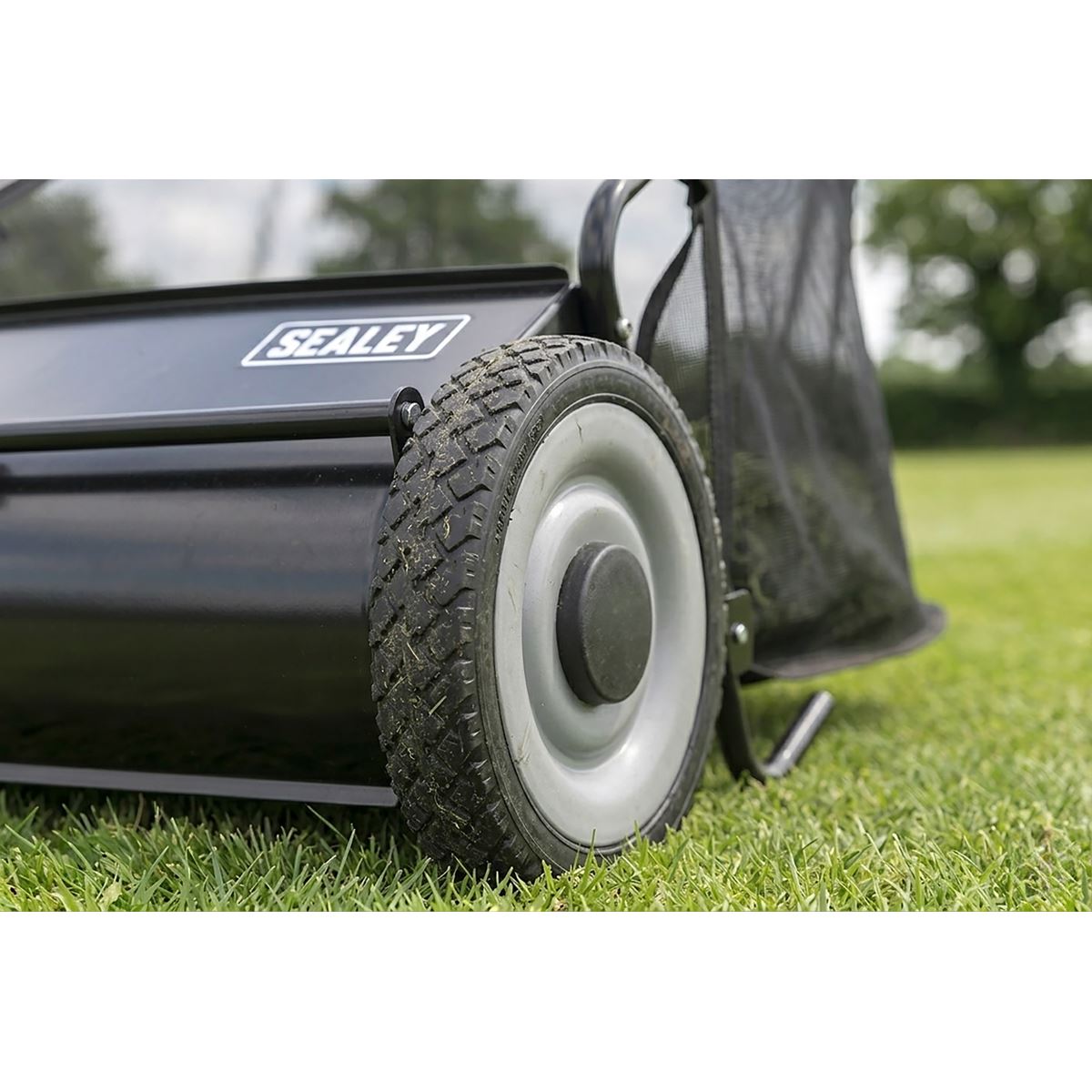 Sealey 26" Walk Behind Garden Sweeper 200L Capacity SLS26