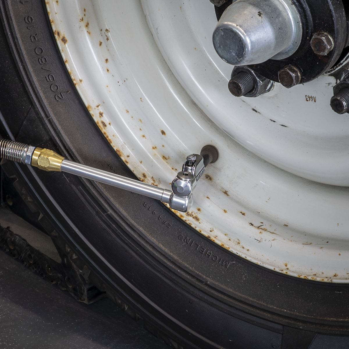 Sealey Clip-On Connector for Tyre Inflators Swivel Head SA360