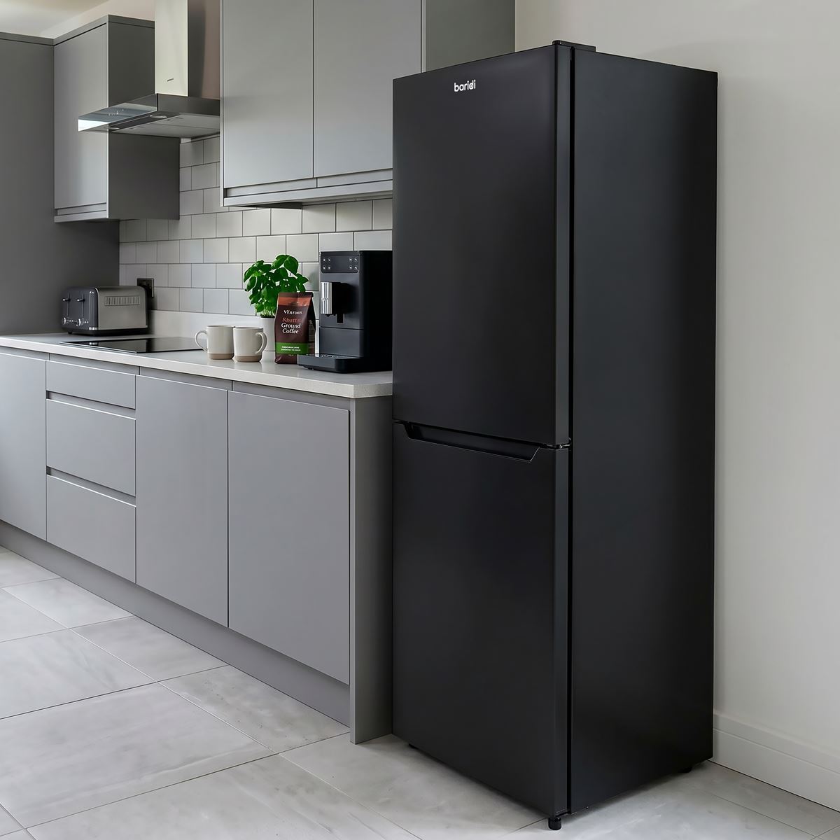 Baridi 50/50 Smart Frost Fridge Freezer 254L Capacity � Black DH329