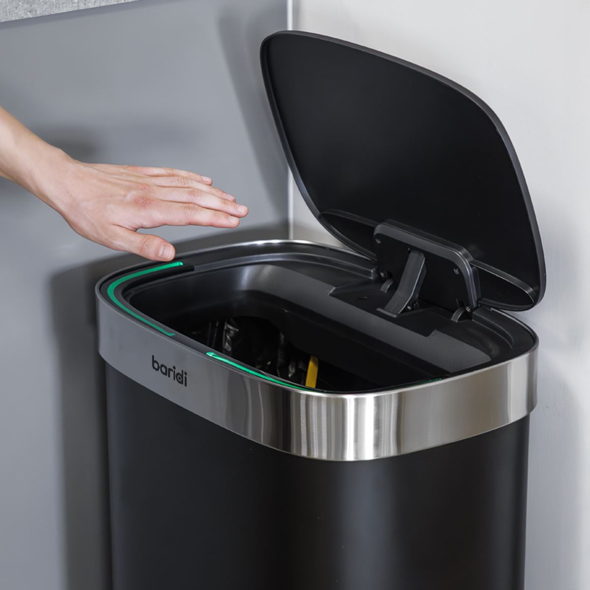 Baridi Sensor Bin 65L - Black/Stainless Steel DH282