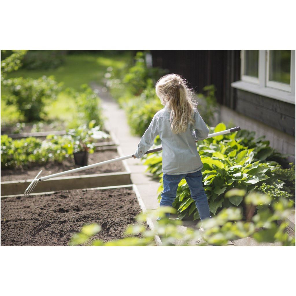 Fiskars Soil Rake, white – CardiffTools