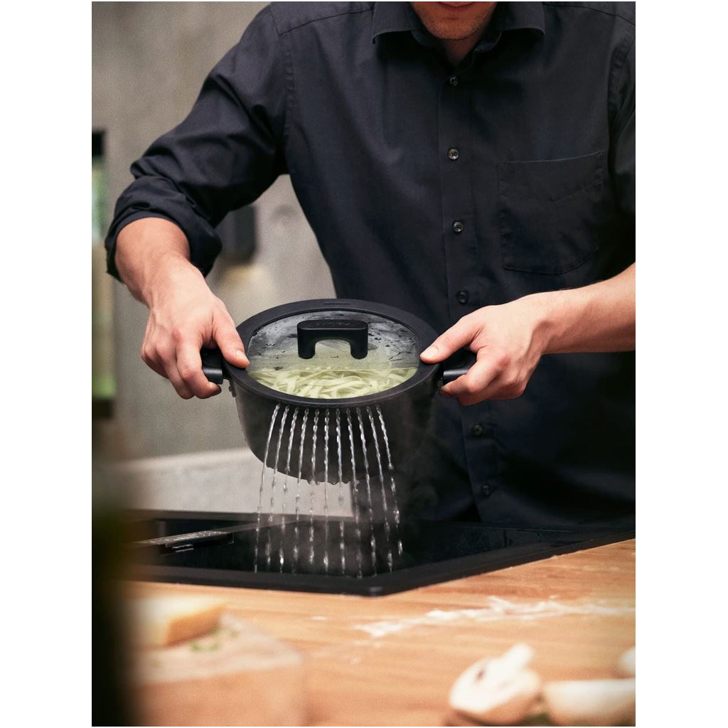 Fiskars HF casserole 5L/26cm w/lid
