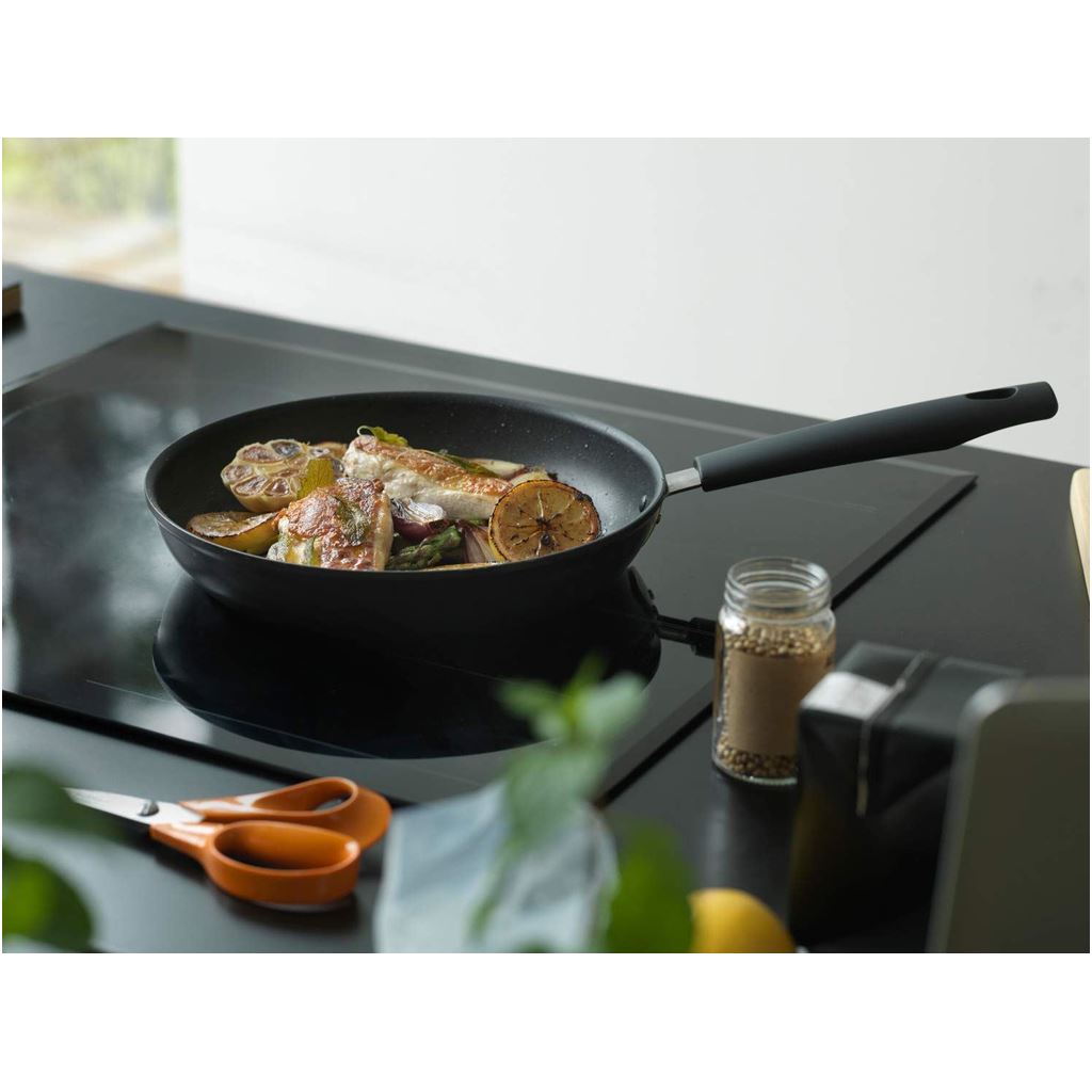 Fiskars HF frying pan 30cm